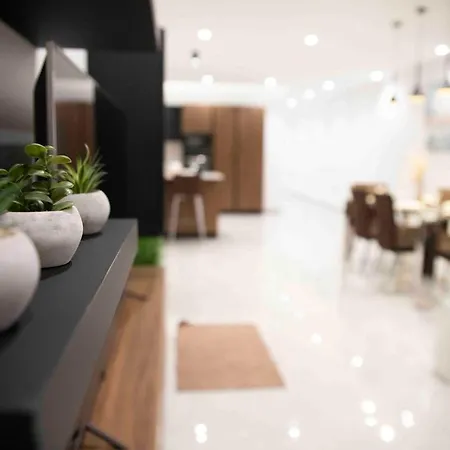 Flat 1, Spacious 3 Bedroom Near Beaches And Countryside *