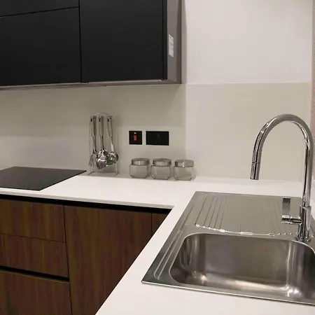 Flat 1, Large 3 Bedroom Apartment, Near Beaches And Countryside, Sleeps 11 アパート