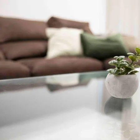 Flat 1, Spacious 3 Bedroom Near Beaches And Countryside Apartament *