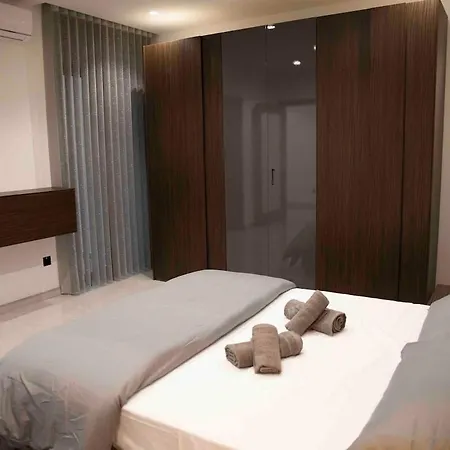 Flat 1, Spacious 3 Bedroom Near Beaches And Countryside Apartament *