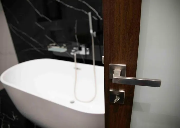 Διαμέρισμα Flat 1, Spacious 3 Bedroom Near Beaches And Countryside