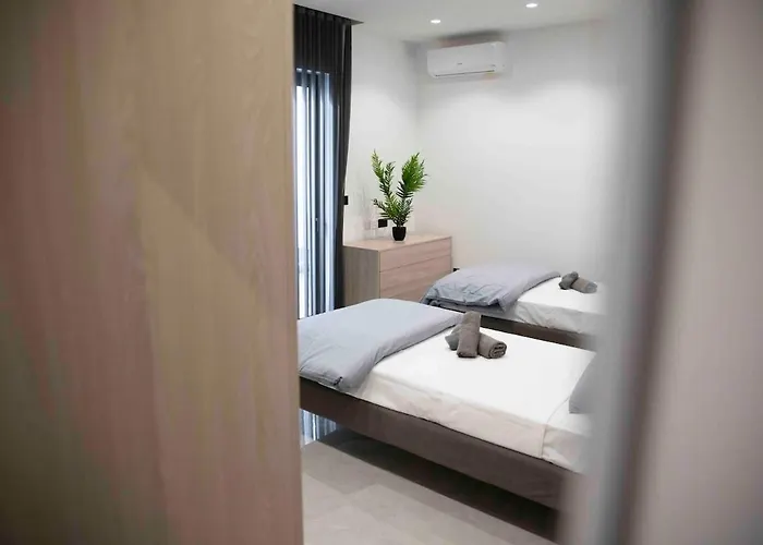 Διαμέρισμα Flat 1, Spacious 3 Bedroom Near Beaches And Countryside *