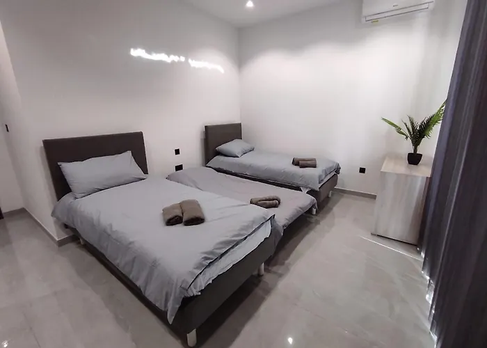 Apartament Flat 1, Spacious 3 Bedroom Near Beaches And Countryside L-Imgarr