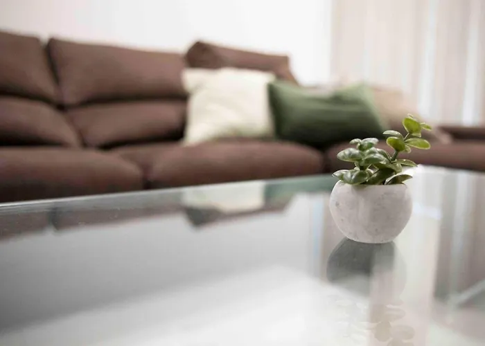 Flat 1, Spacious 3 Bedroom Near Beaches And Countryside Apartament *